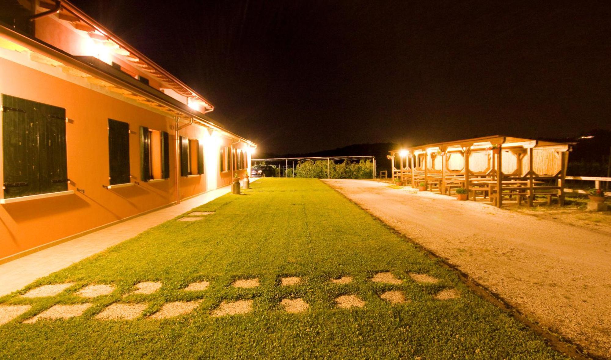 Agriturismo Cascina Roveri Монцамбано Екстериор снимка
